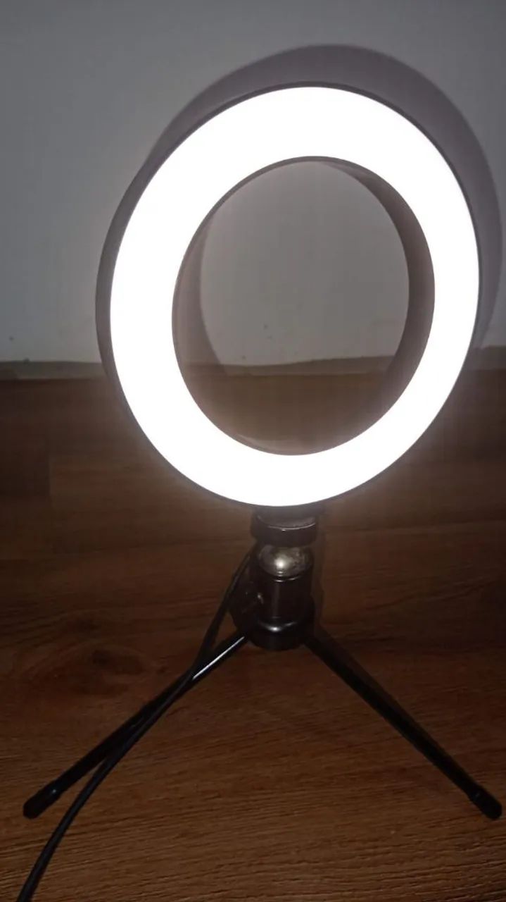  VENDO - RING LIGHT COM TRIPÉ  DE MESA - Foto 5