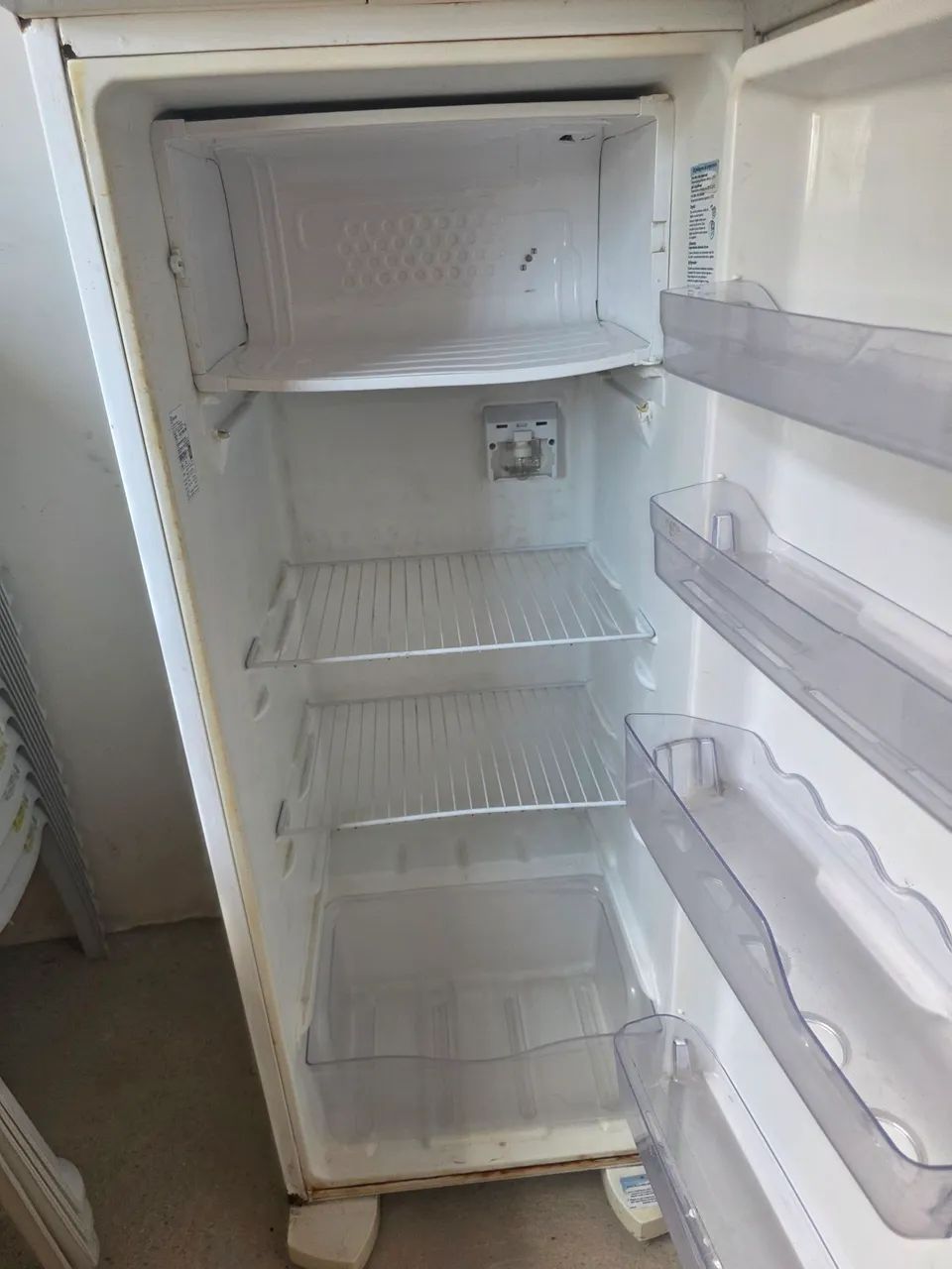 Geladeira 210L