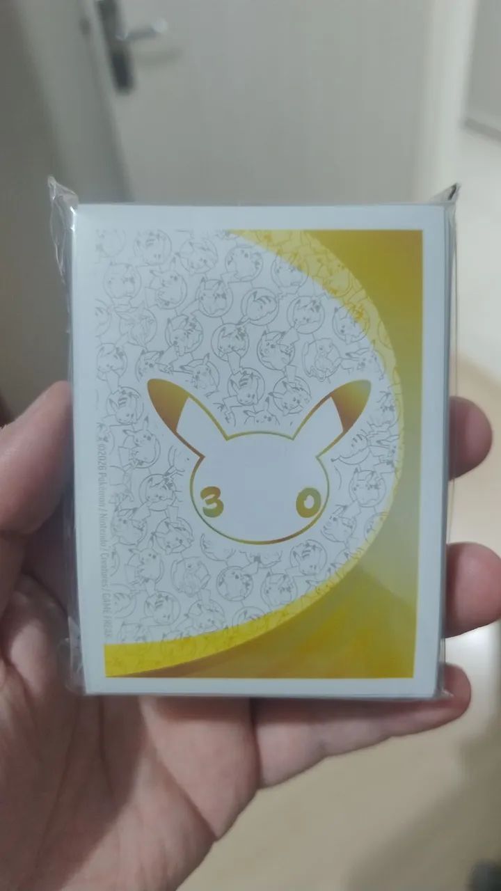 Pacote de Shields ETB Celebração 30 - Pokémon TCG