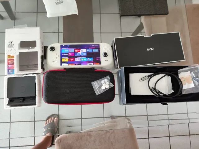 AYN Odin 2 Portal Pro + Película + Case + TPU + Grips - Consoles