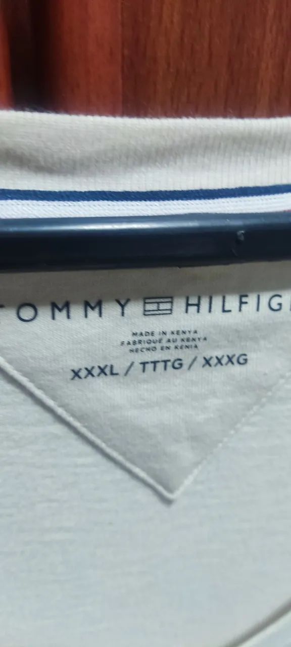 Camisa em gola "V" da Tommy Hilfiger Plus Size (x2) - Foto 4