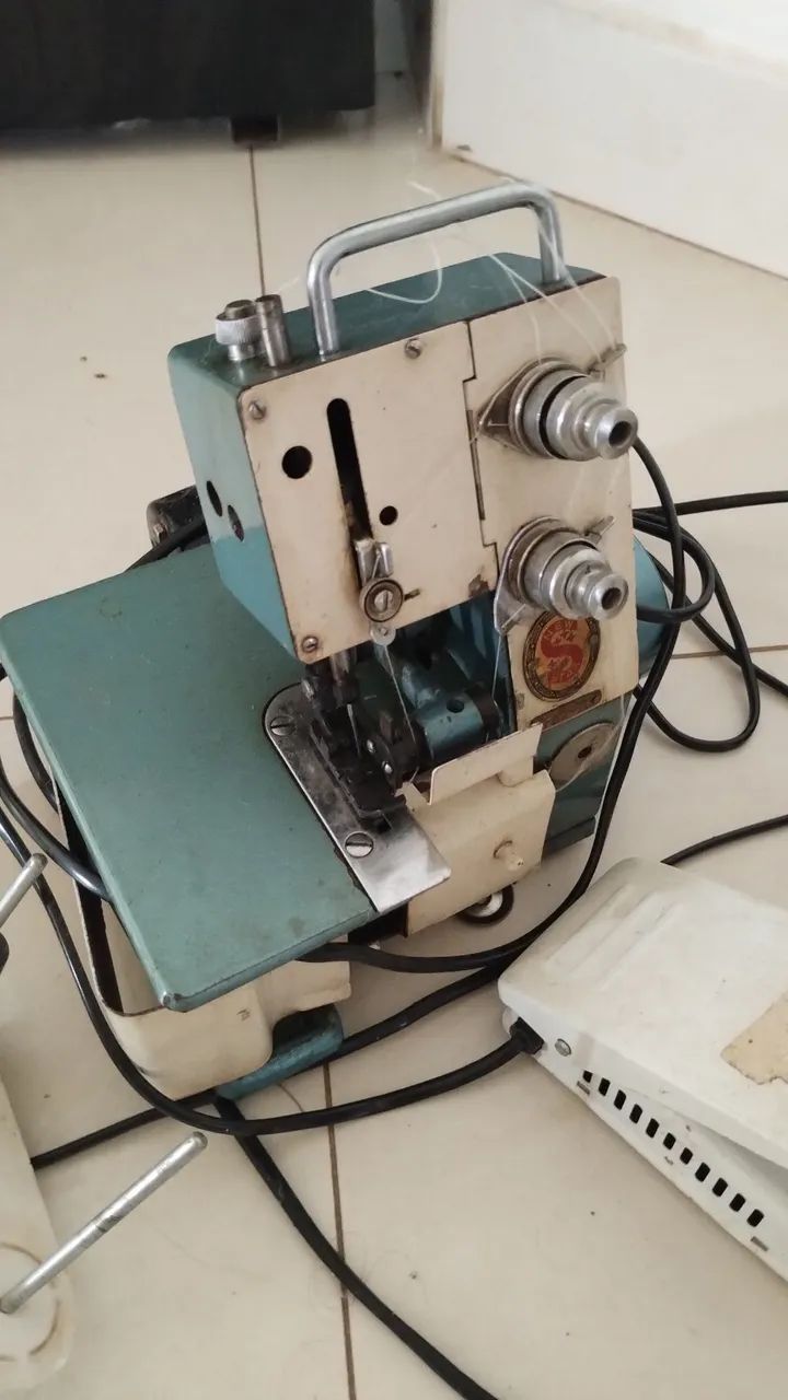 Máquina overloque  - Foto 2