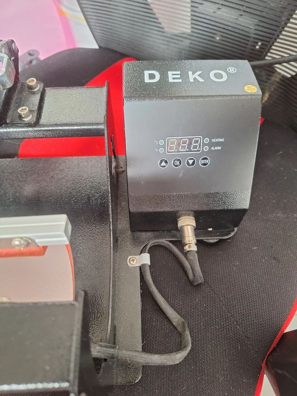 DEKO Prensa terminca de caneca 220V - Foto 3