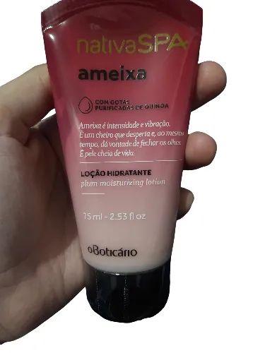 Creme corporal flor de ameixa O Boticário