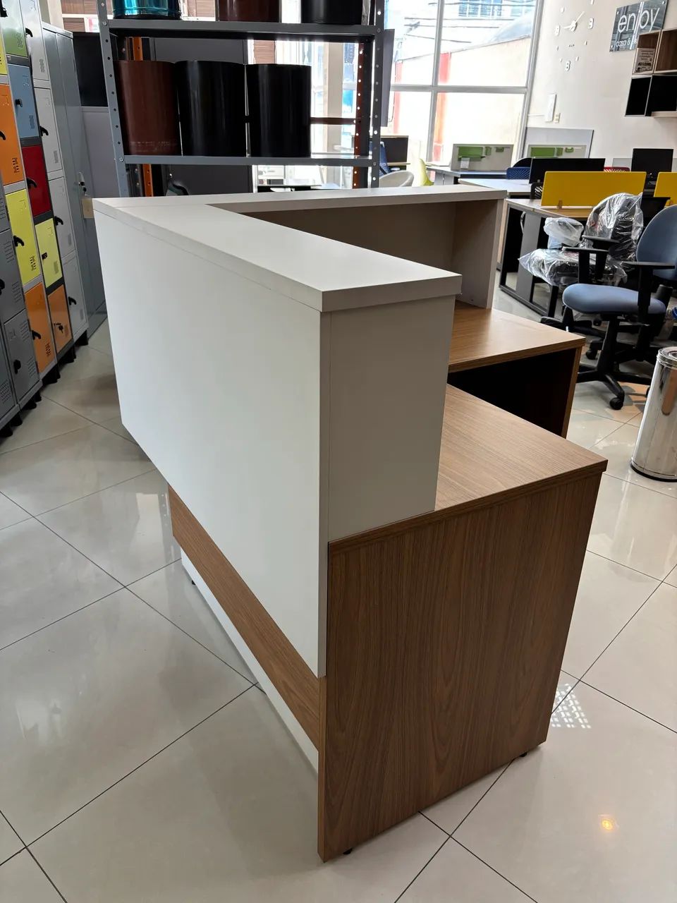 Troca de Showroom - Balcão em L para Recepção com LED - Foto 4