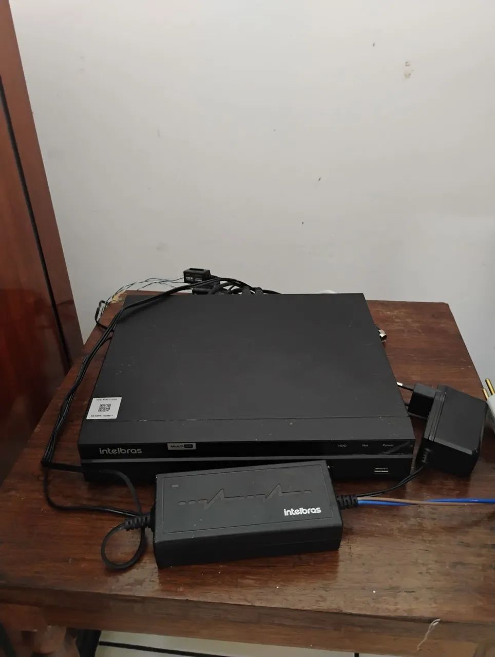 Vendo kit de 4 câmeras Intelbras com DVr completo 