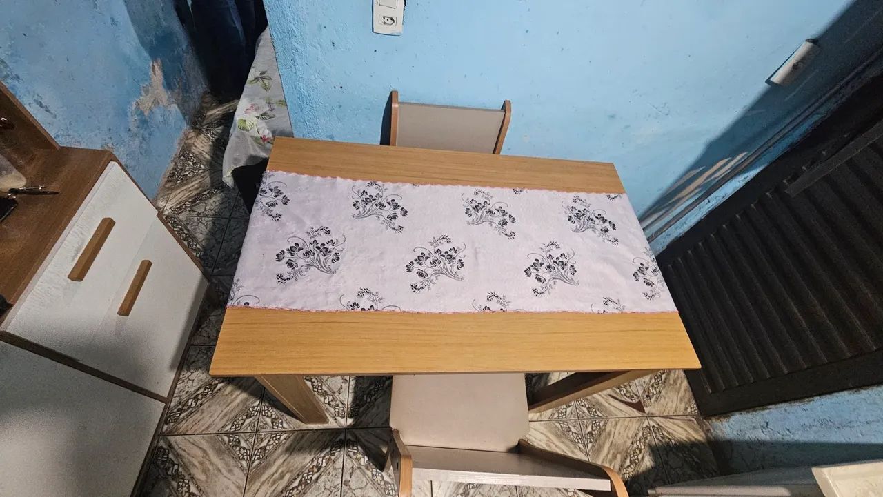 Mesa com 4 cadeiras - Foto 5