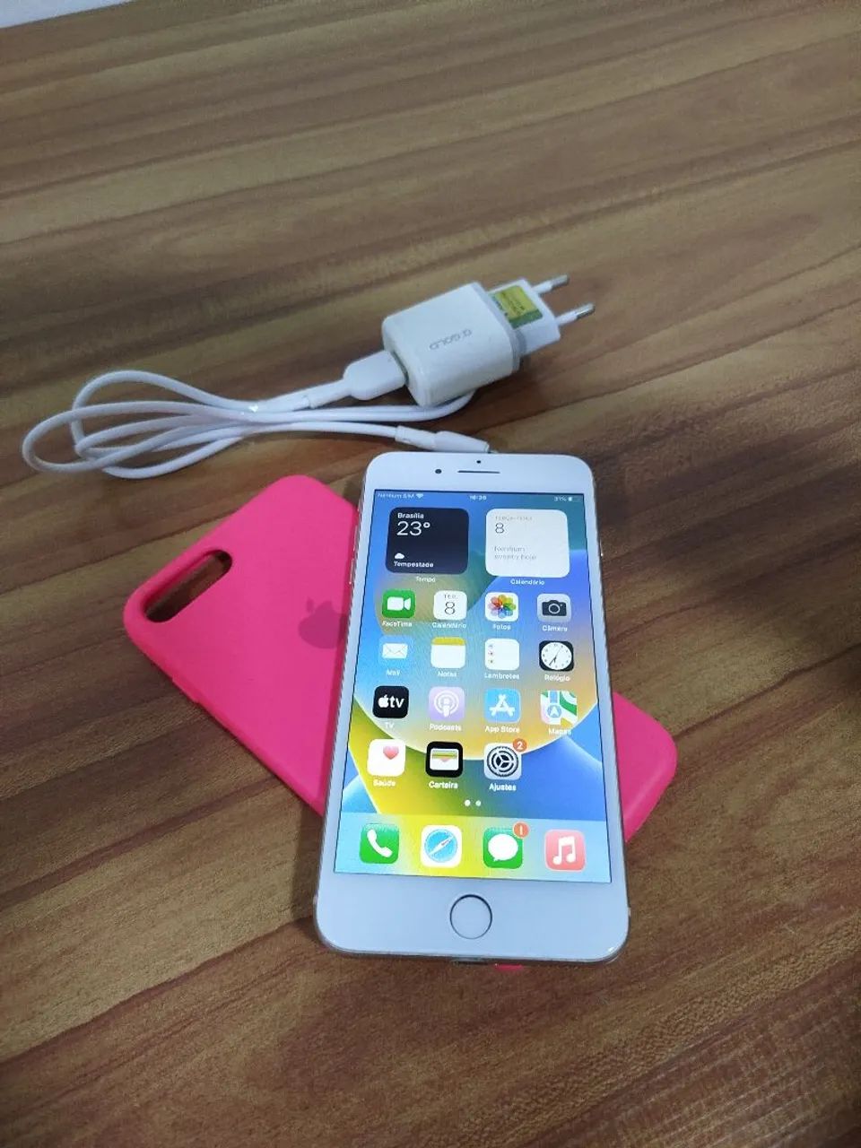 ? iPhone 8 Plus 64 GB - Em ótimo estado de conservação!!