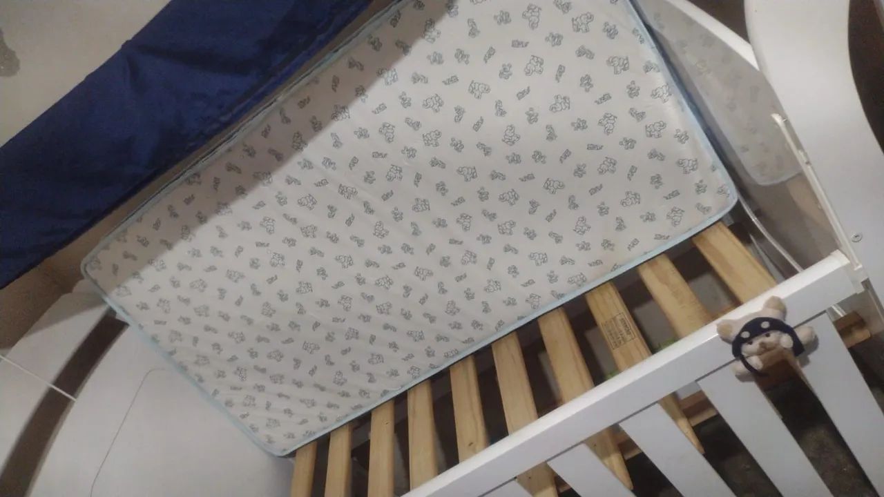Vendo guarda roupa e berço  - Foto 4