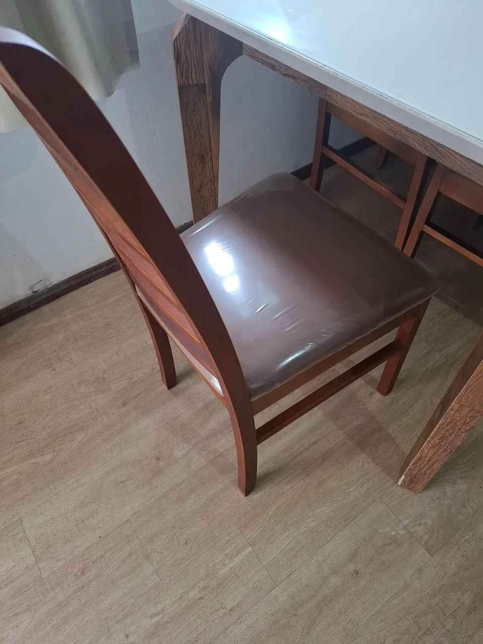 Vendo mesa com 6 cadeiras - Foto 3