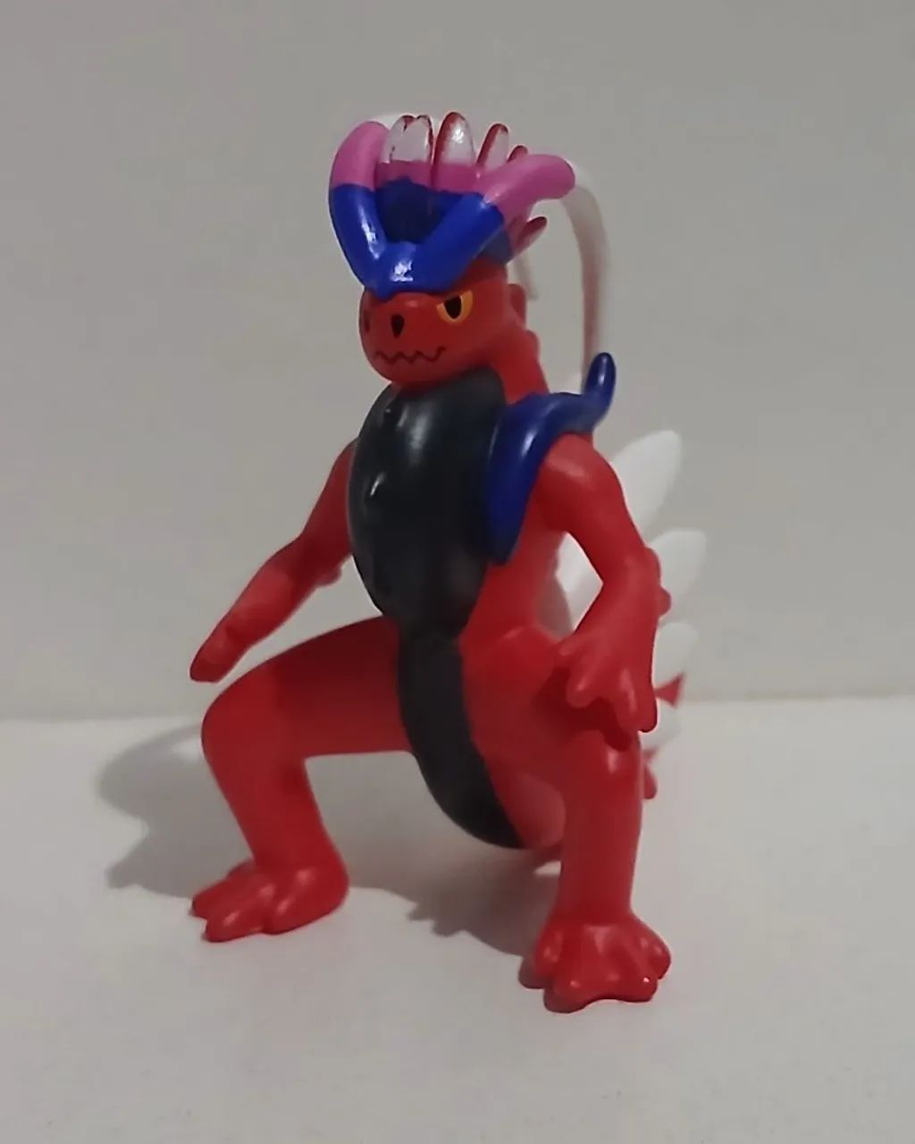 BONECO ACTION FIGURE MINIATURA POKEMON KORAIDON
