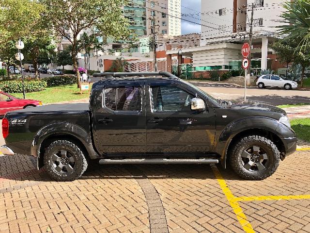 Nissan Frontier 2.5 LE 4x4 Automática Impecável - Foto 3