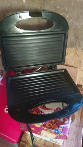Vendo sanduicheira Arno