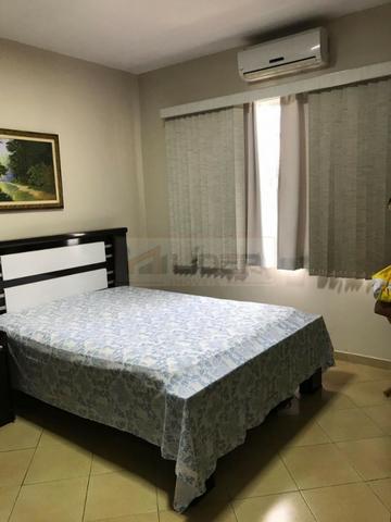 Casa com Ampla Área Sobre Dois Lotes (Esquina) - Foto 15
