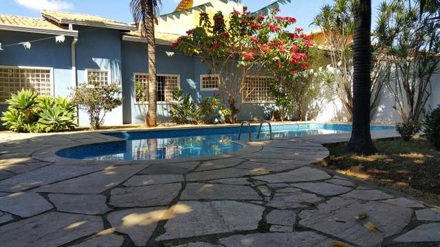 Casa 2quartos suíte piscina churrasqueira rua 1 jóquei condomínio fechado - Foto 2