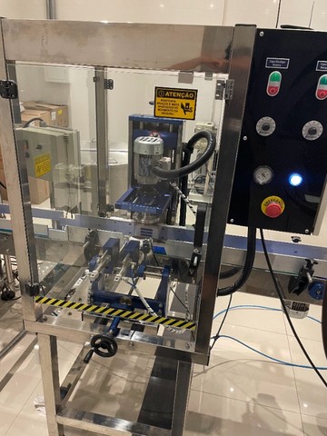 Tampadora Rosqueadora Automática Linear Fechadora