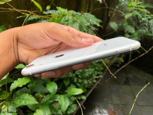 Iphone xr 64 gb Branco de Vitrine Novo Sem Marca de Uso