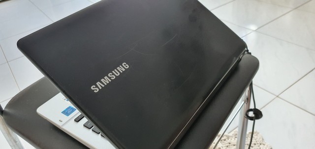 Notebook Samsung Essentials - Abaixei o preço pra vender logo! - Foto 2