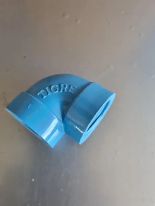 10 Joelho 90° com Bucha PVC Azul - Foto 4