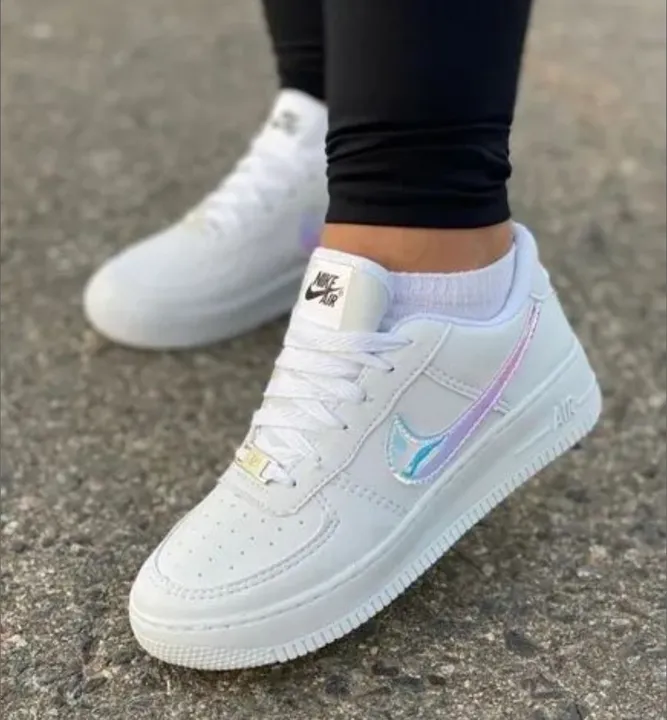 Tênis feminino branco/holográfico Air force
