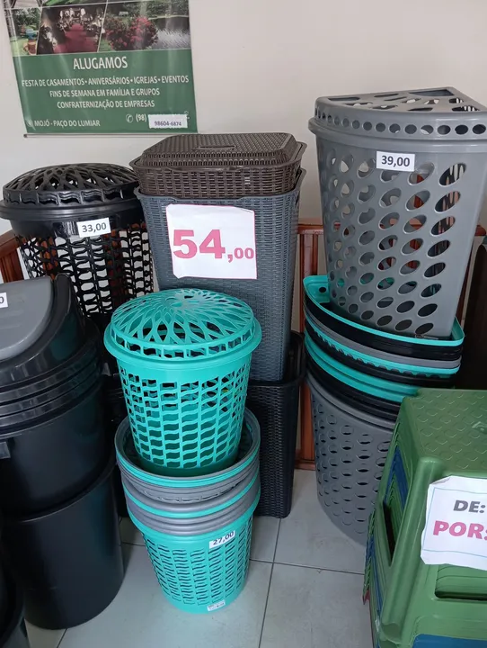 Roupeiro ou cesto de roupa suja em vários modelos e preços