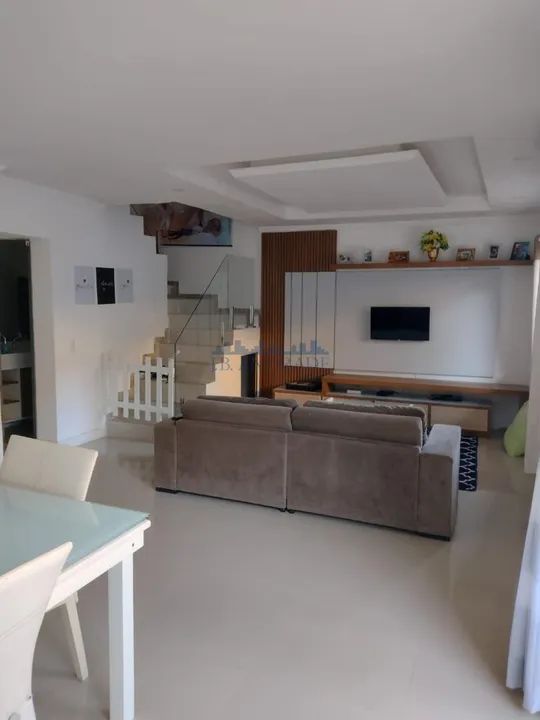 Vargem Grande | Casa 5 quartos, sendo 2 suites