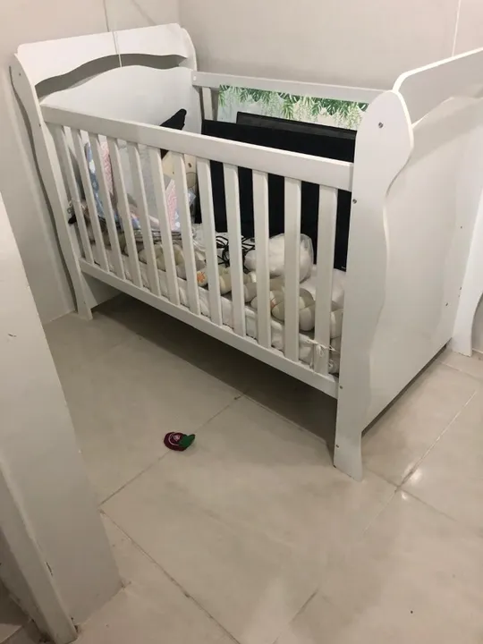 02 Berços mini cama Carolina Baby com guarda roupa e cômoda