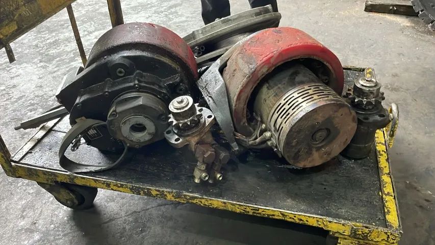 Lote peças p/ empilhadeira elétrica c/ Motor 24V, Transmissão, Rolamento Direcional