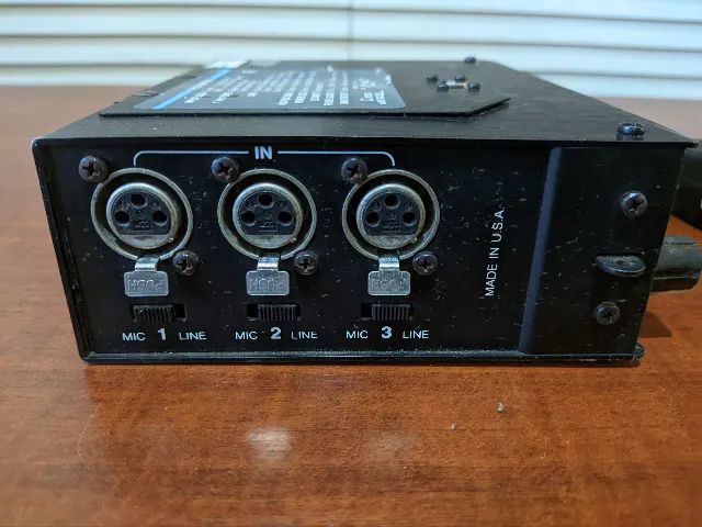 Mixer Shure FP33 Portátil Estéreo (3 Canais) - Equipamentos e