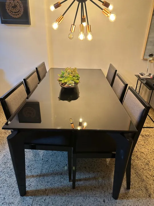 Mesa vidro preta com cadeiras