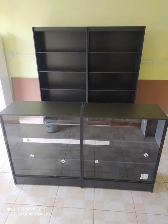 KIT COMÉRCIO VITRINE BALCÃO E ESTANTES PRETO - NOVO