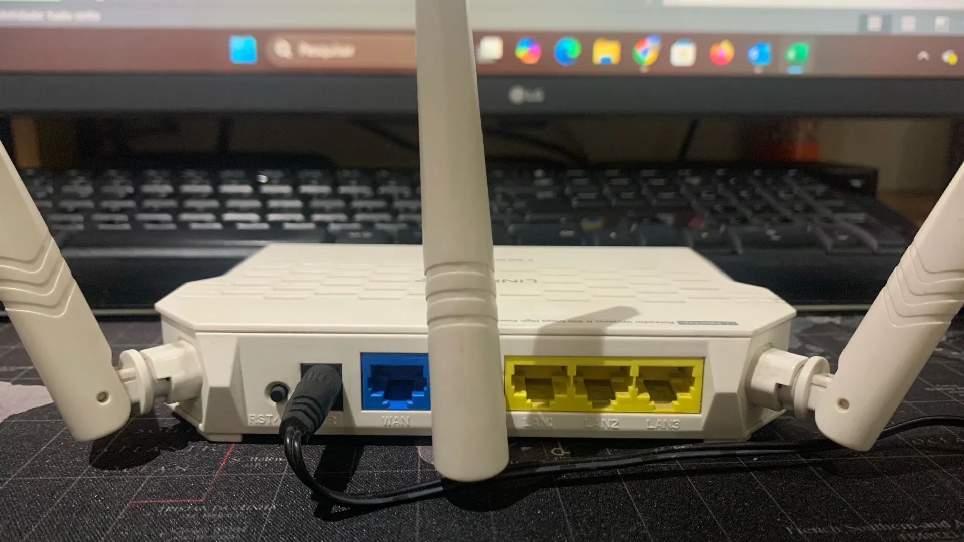 Roteador Wireless N 300 LinkOne L1-RWH333L - Foto 3