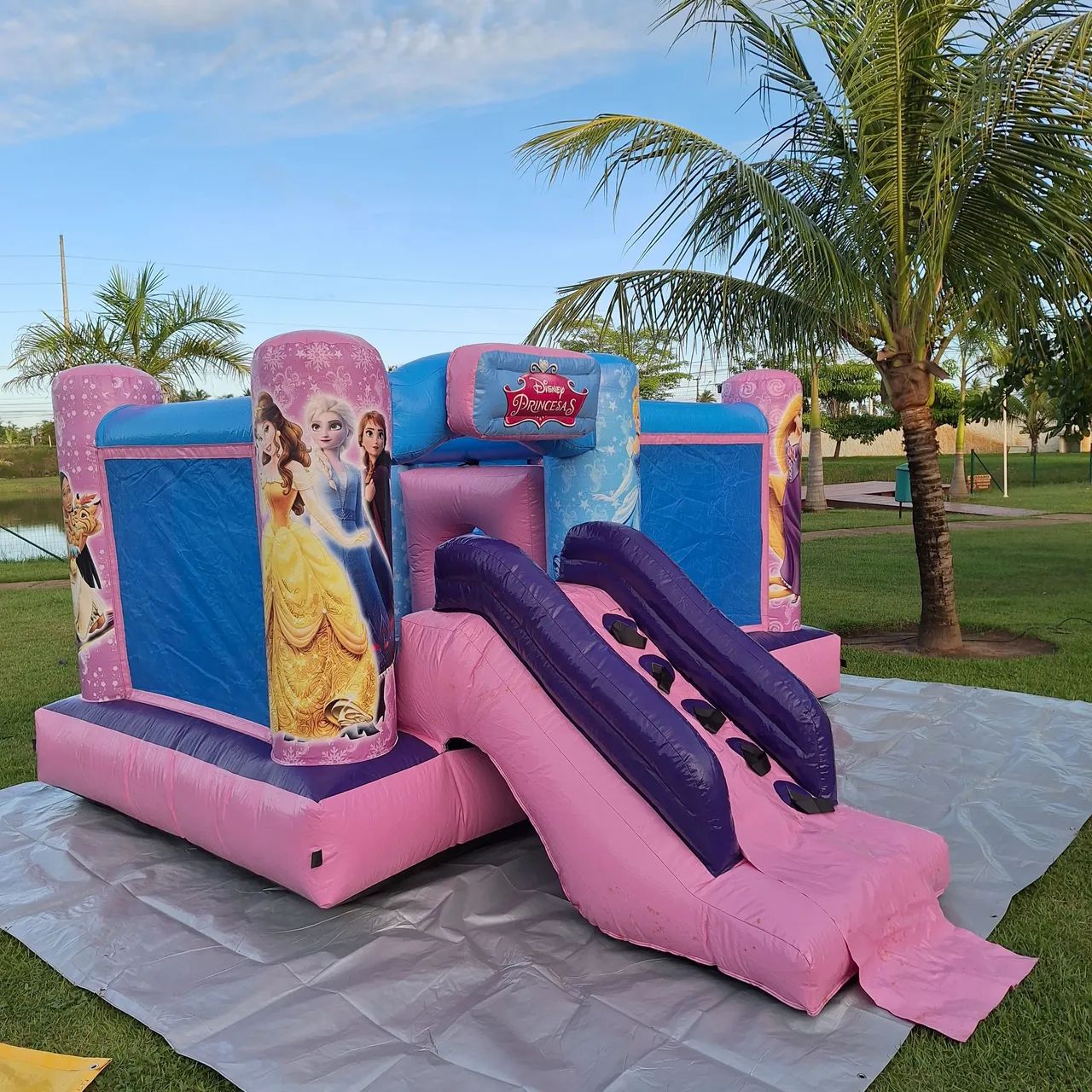 Castelo Inflável Disney Princesas ou Masha e o urso Novo - Foto 2