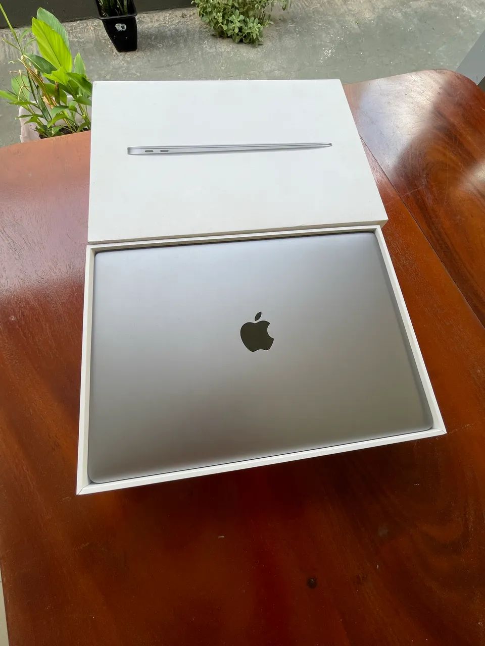 MacBook Air M1 2020 - 8GB / 256GB ? Bateria 100% ? Apenas 27