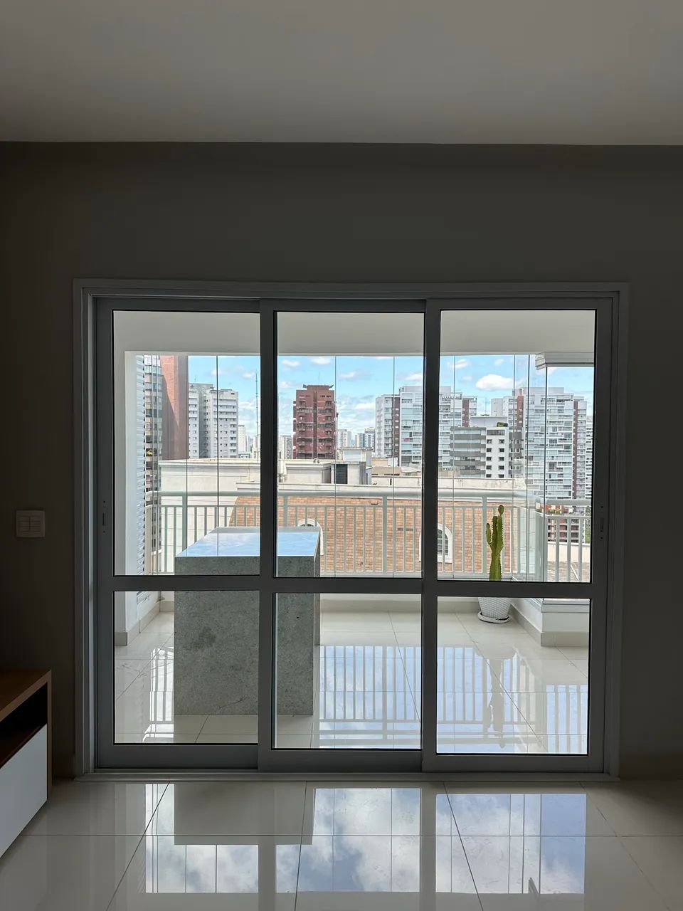 Porta de Alumínio correr 3 folhas 2.42m x 2.20m - Foto 2