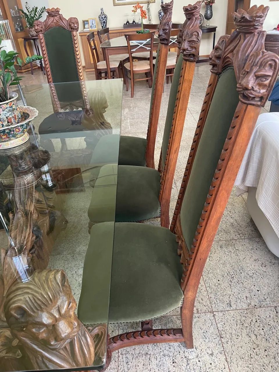 Mesa de Jantar de Madeira Maciça com 8 Cadeiras - Foto 3