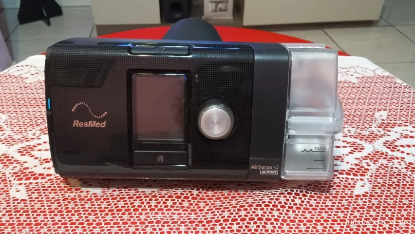 CPAP ResMed AirSense 10 AutoSet - Semi-novo, com 4 meses de uso