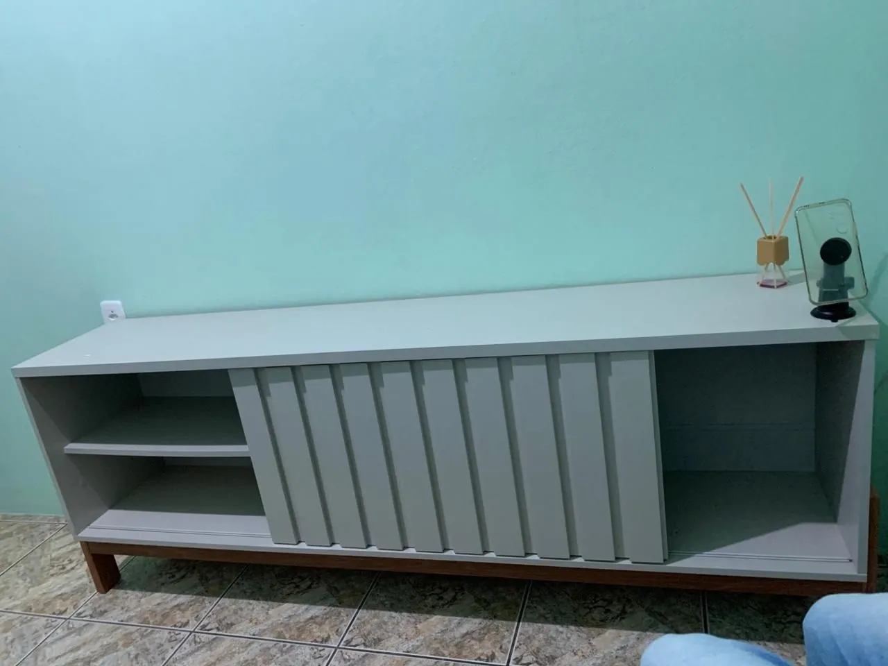 Rack moderno com design elegante e funcional