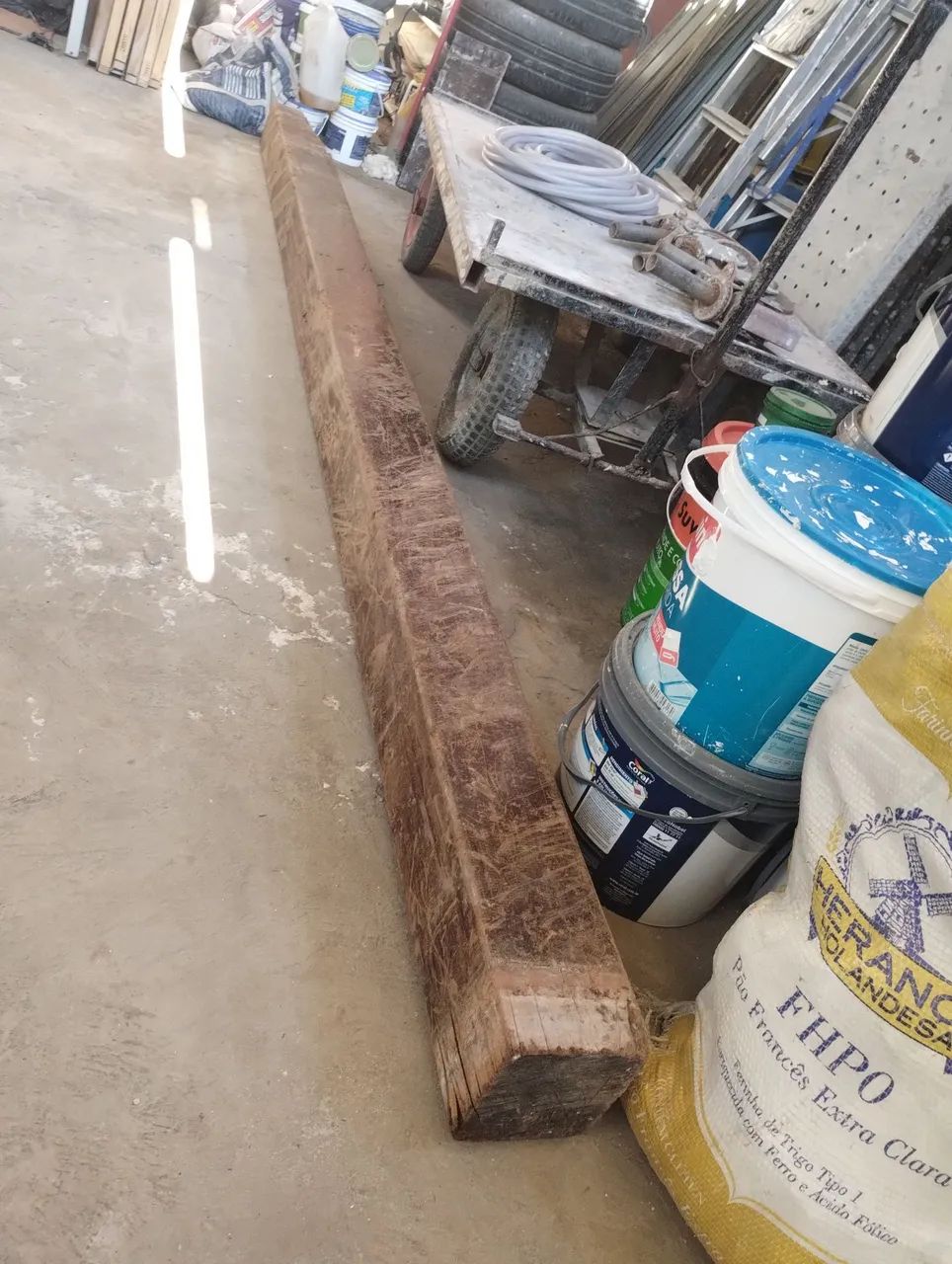 Peça de madeira de Massaranduba  medida 15x15 por 3 metros de altura 