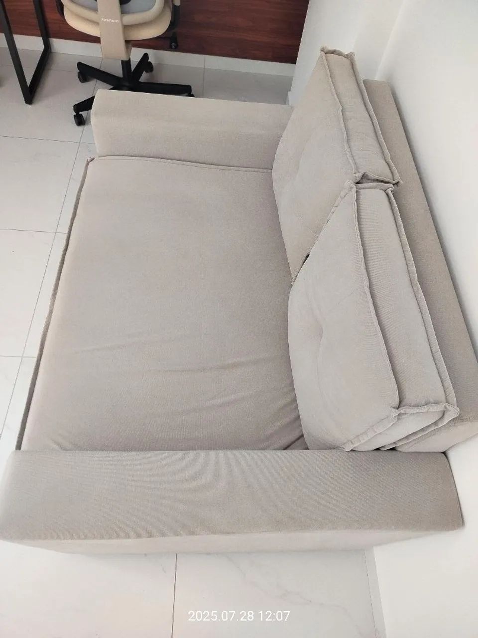 Sofá Cama 2 Lugares Bege - Foto 2