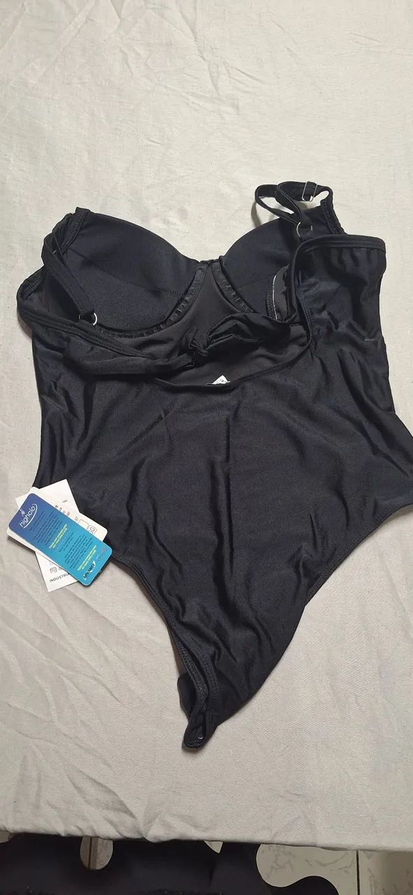 Body Preto Elegante com Bojo - Moda Praia - Foto 2