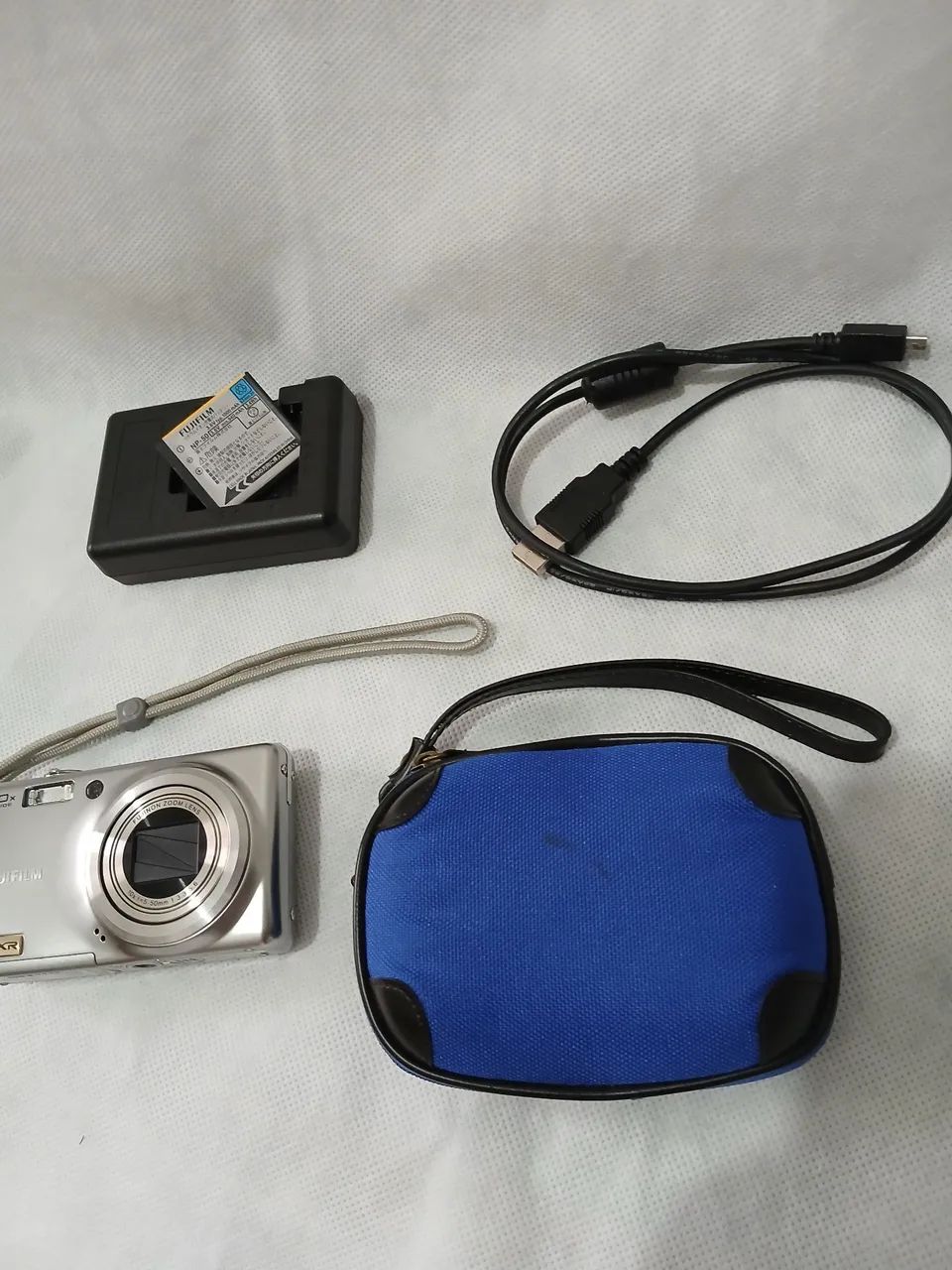 FUJIFILM FinePix F70 EXR (訳アリ品） 富士フイルム、「FinePix F70EXR」など3機種 - 価格.com