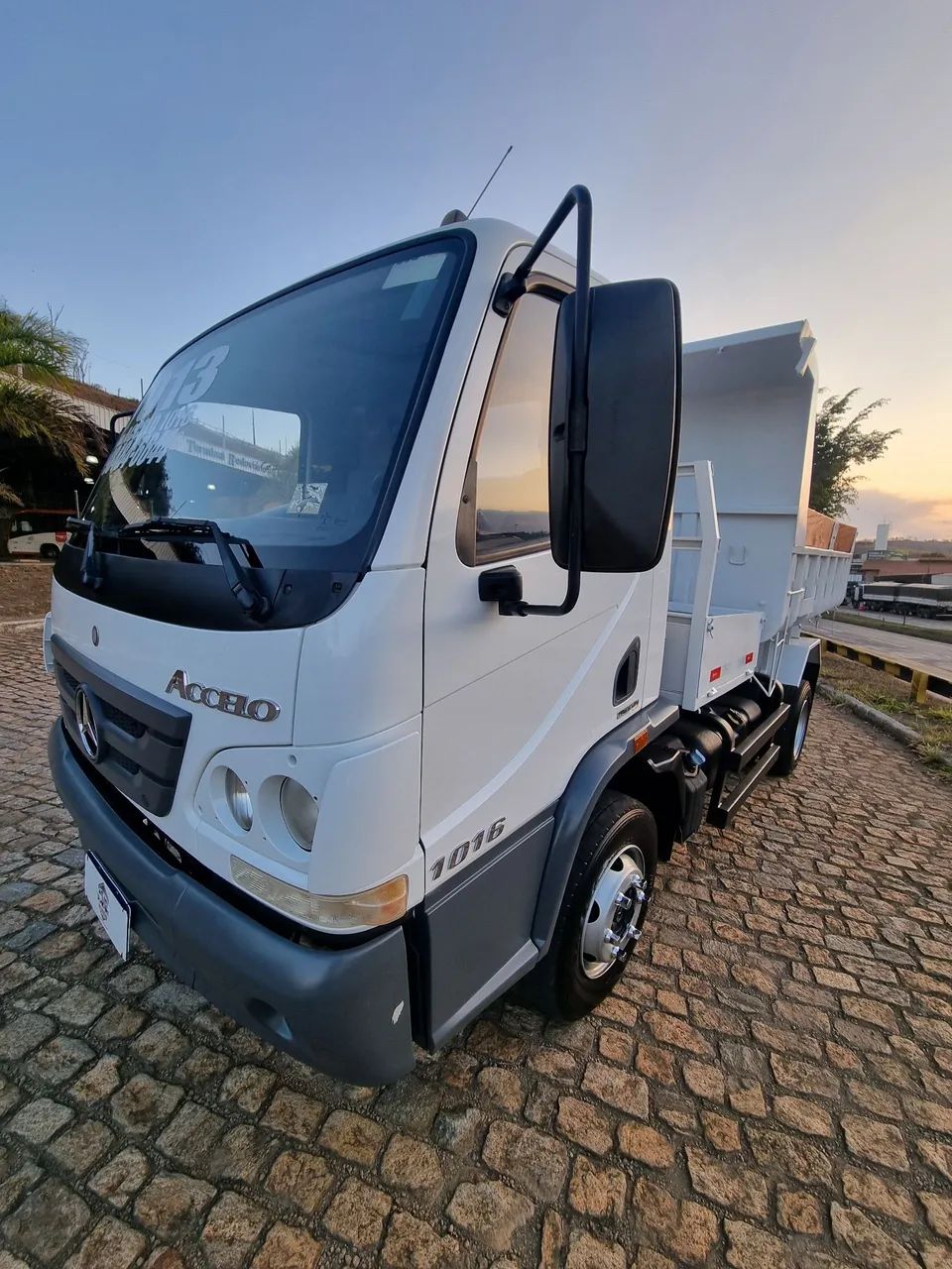 Caminhão Mercedes-Benz Accelo 1016 - Foto 3