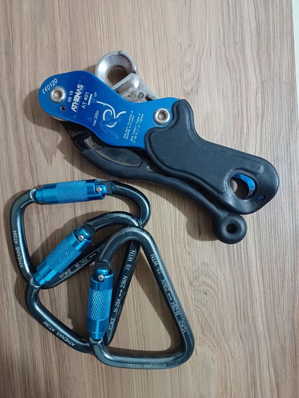 Descensor e Mosquetão Athenas - Foto 3