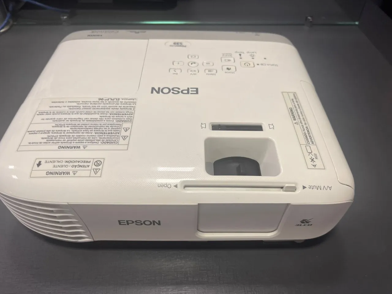 Projetor Epson S39 - Perfeito para Apresentações