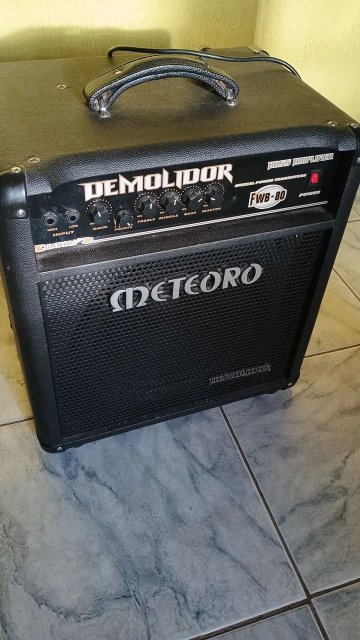 Amplificador de Baixo Meteoro Demolidor FWB-80