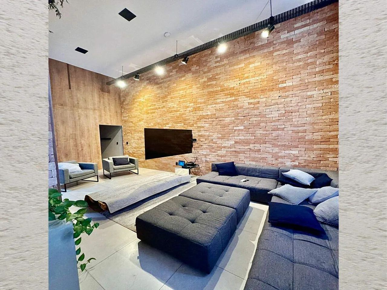 Casa ultra moderna com 250 m², 3 dormitórios sendo 1 suíte, piscina com iluminação à venda - Foto 3