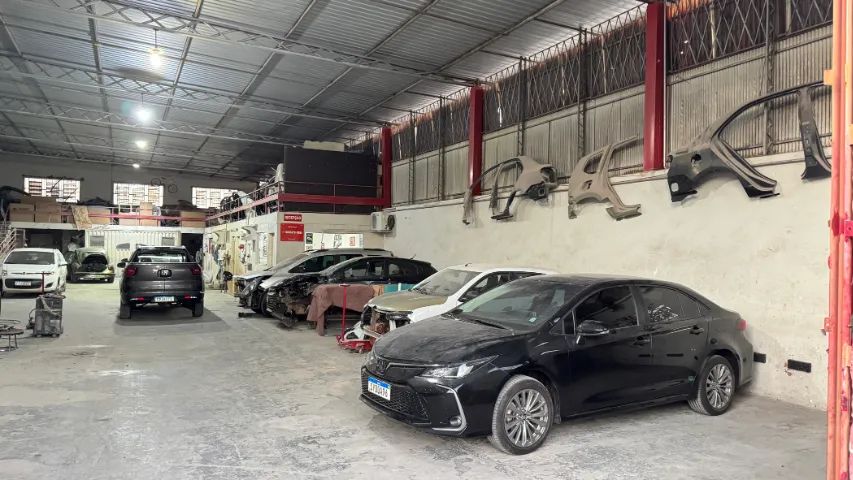 Oficina de funilaria e pintura completa, operando com equipe e clientela ativa - Foto 3