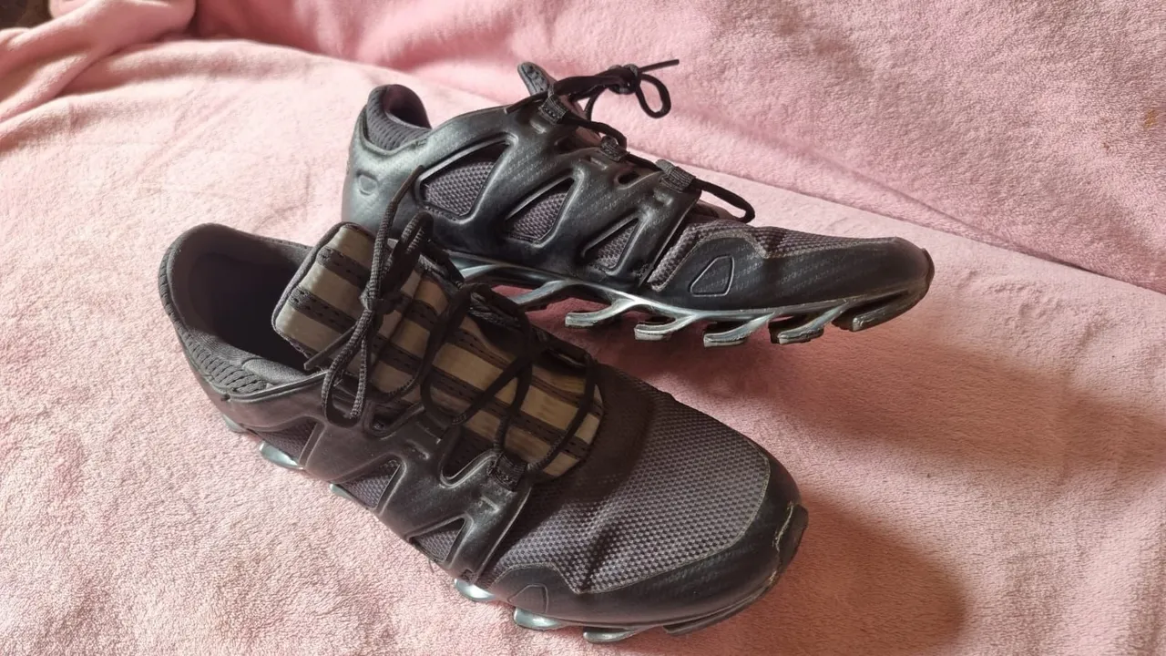 Tênis Adidas Preto