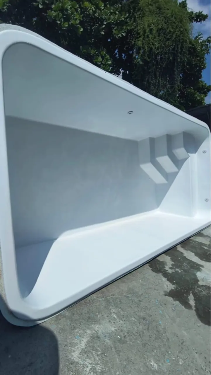 Piscina de fibra 530 x 280 x 140 instalada 